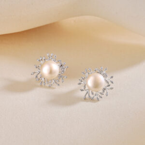 925 Silver earrings featuring Fresh water pearl 9MM